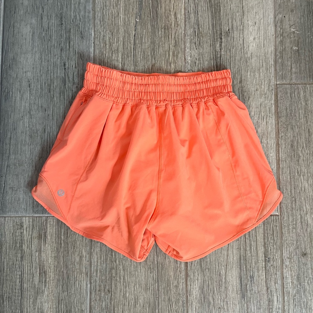 lululemon size 2 hotty hots 4 inch